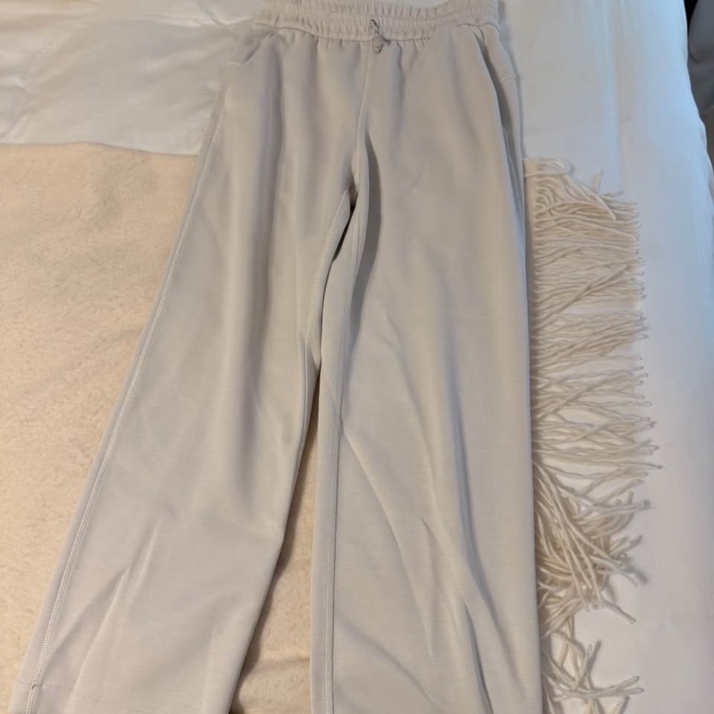 Lululemon high rise straight leg cropped pant